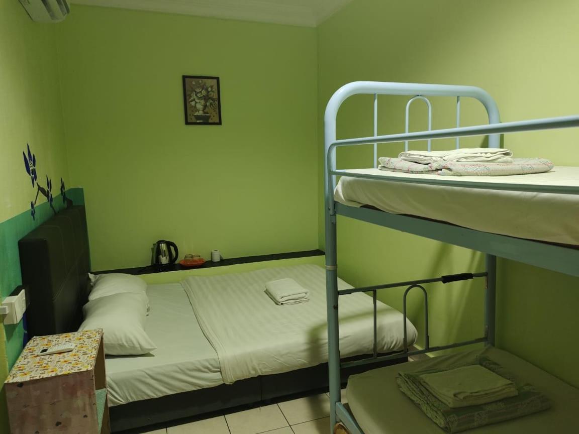 Borneo Gaya Lodge Кота-Кинабалу Экстерьер фото