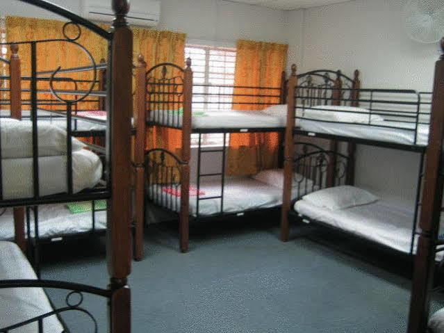Borneo Gaya Lodge Кота-Кинабалу Экстерьер фото